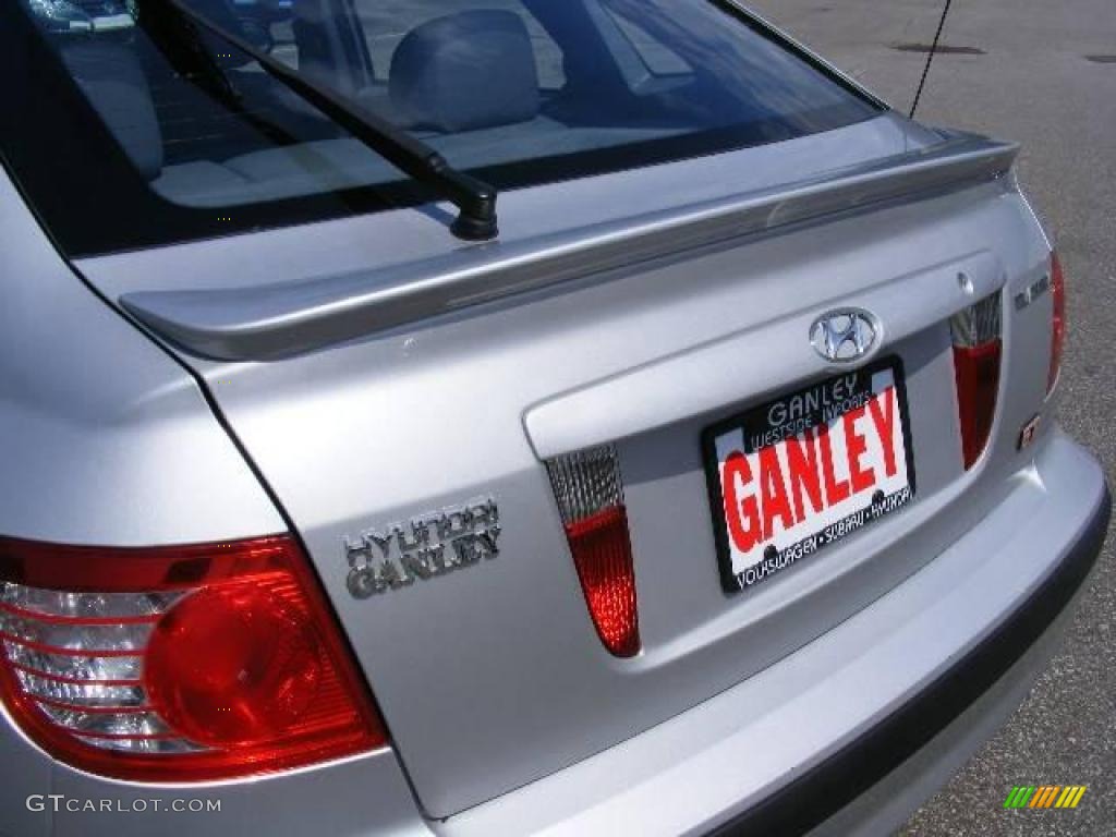 2004 Elantra GT Hatchback - Sterling Silver / Dark Gray photo #22
