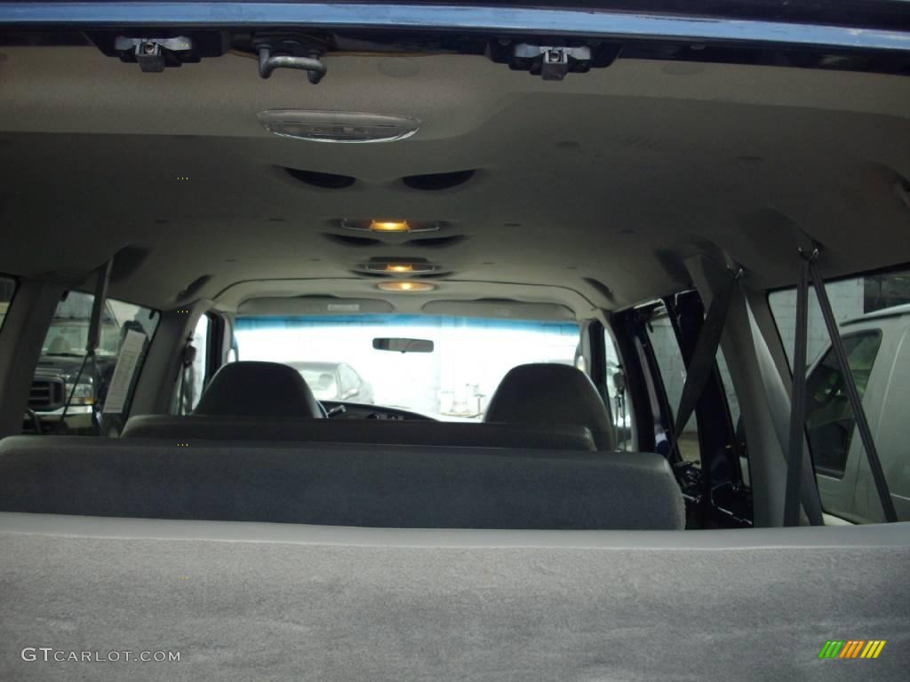 2005 E Series Van E350 Super Duty XL Passenger - True Blue Metallic / Medium Flint photo #7