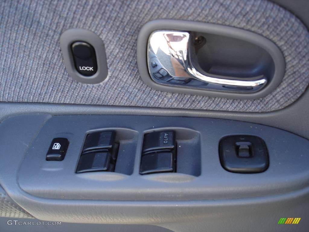 2000 Protege ES - Highlight Silver Metallic / Gray photo #20