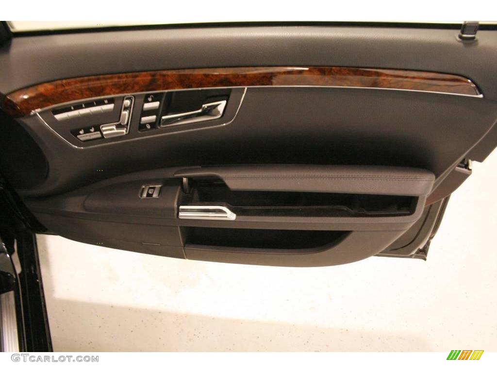 2008 S 550 Sedan - Black / Black photo #15