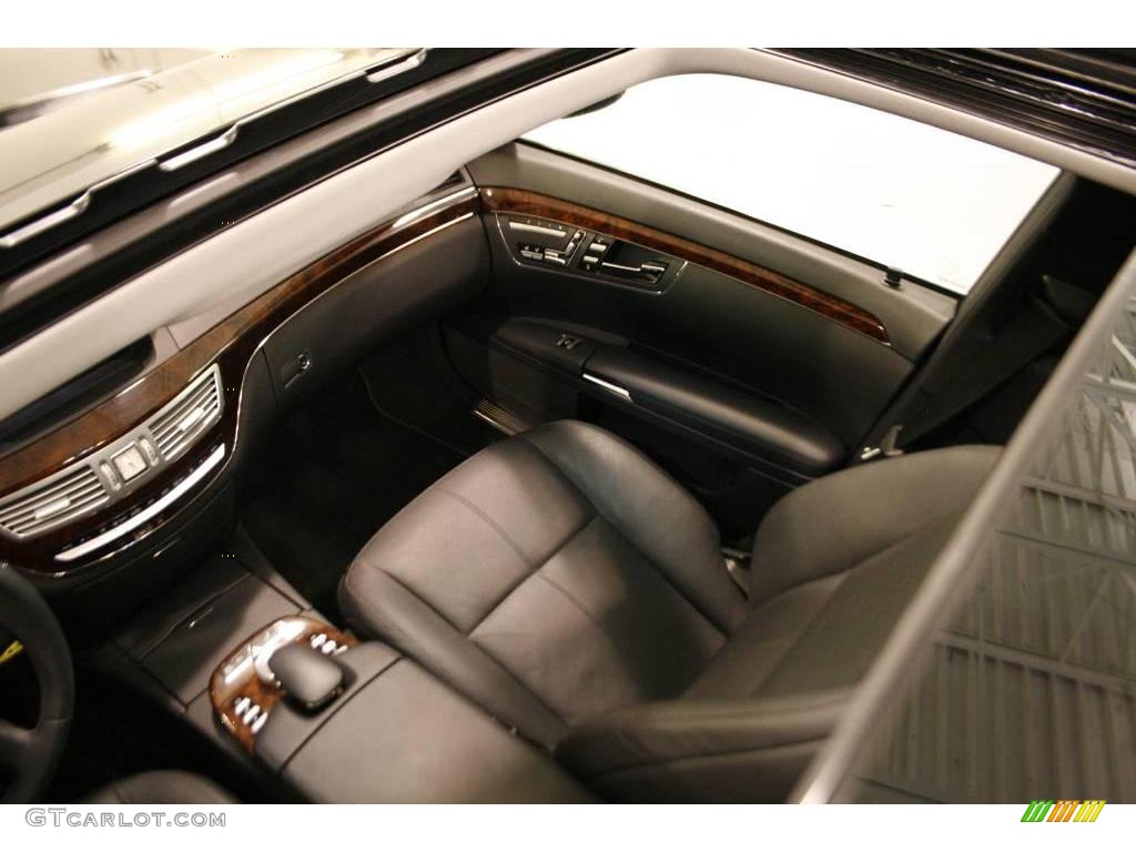 2008 S 550 Sedan - Black / Black photo #27