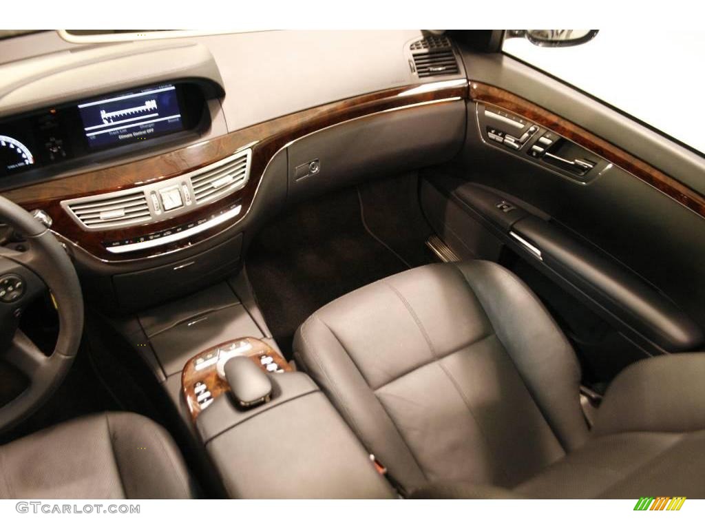 2008 S 550 Sedan - Black / Black photo #30