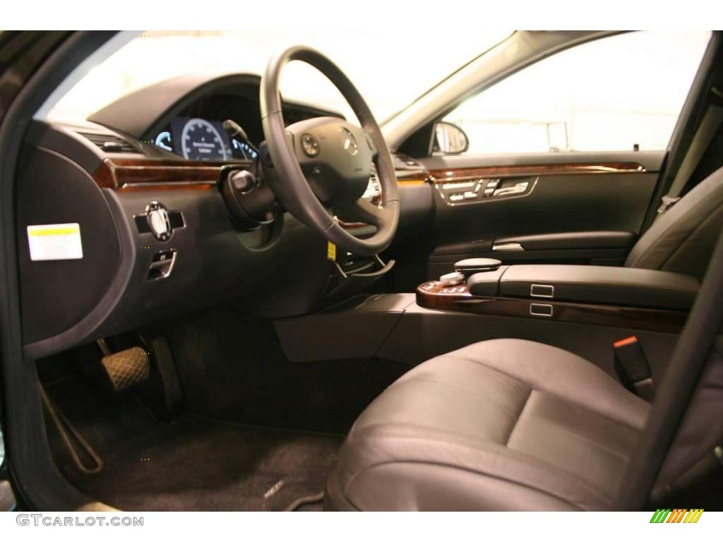 2008 S 550 Sedan - Black / Black photo #46