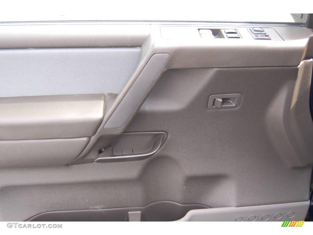2007 Titan SE King Cab 4x4 - Majestic Blue / Steel Gray photo #17