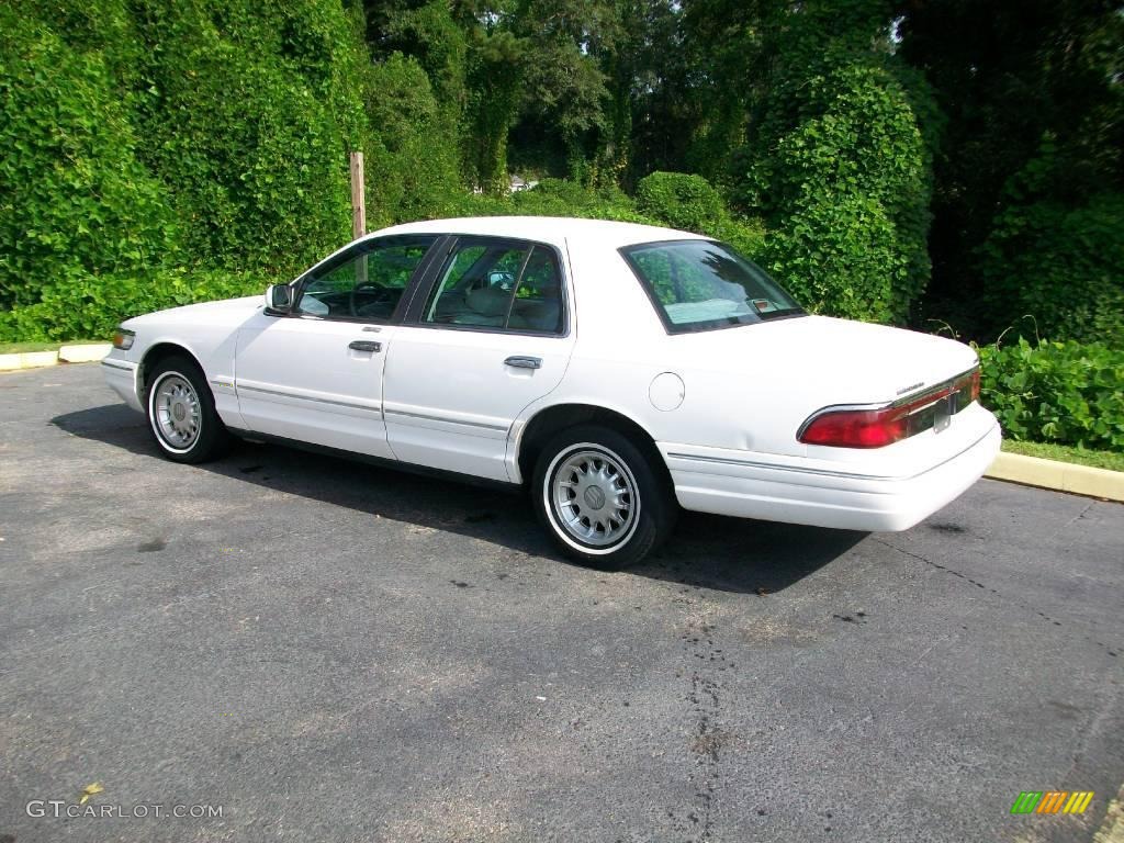 1997 Grand Marquis LS - Vibrant White / Light Graphite photo #5