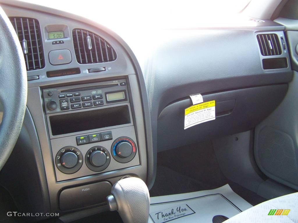 2006 Elantra GLS Sedan - Sterling Silver / Gray photo #15