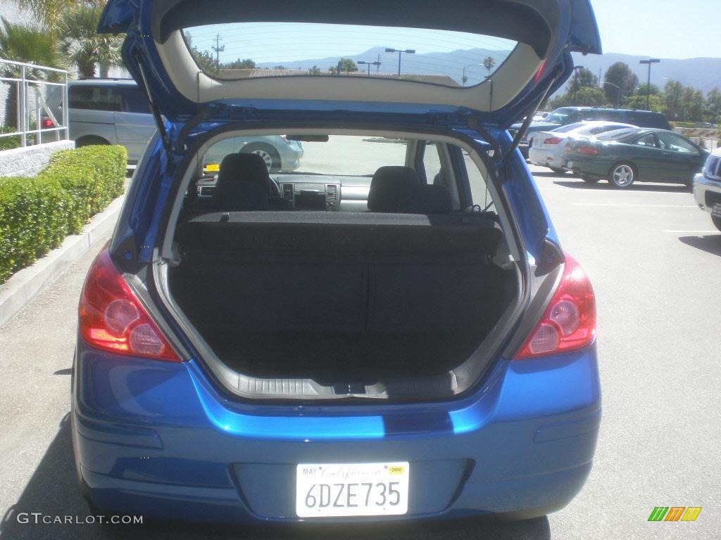 2008 Versa 1.8 S Hatchback - Sapphire Blue / Charcoal photo #11
