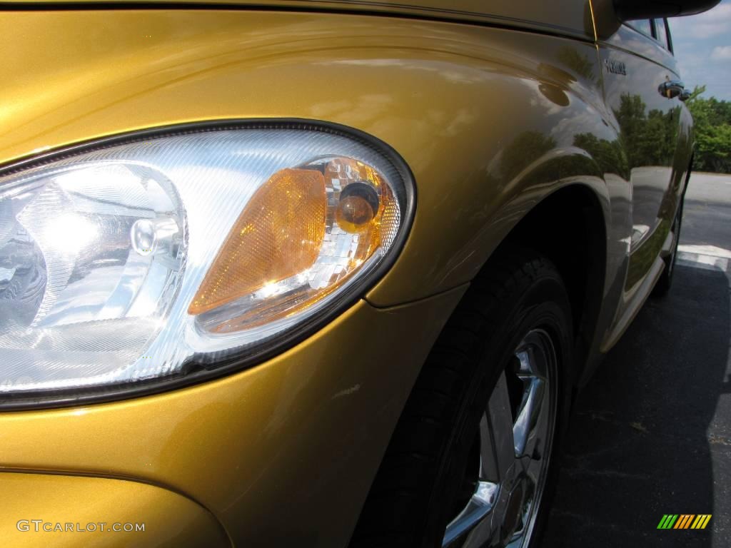 2002 PT Cruiser Dream Cruiser Series 1 - Inca Gold Pearlcoat / Taupe photo #26