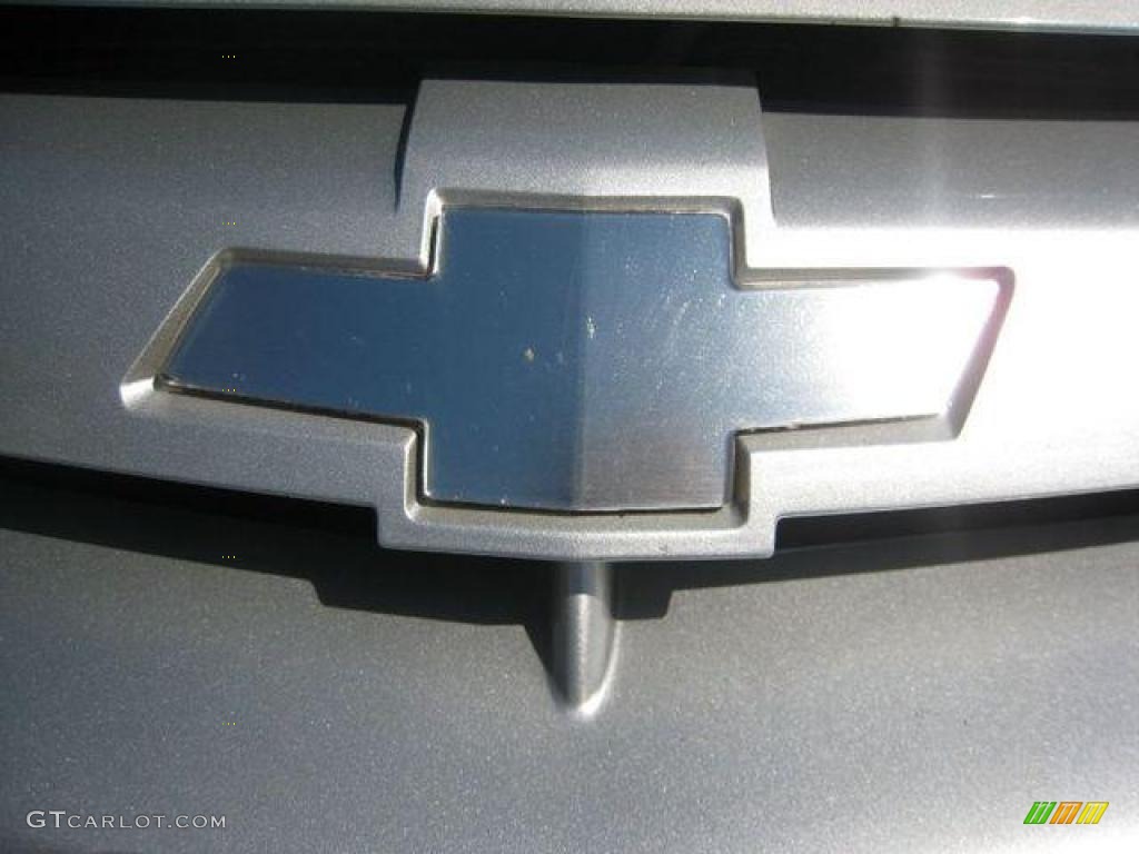 2003 Cavalier LS Sedan - Ultra Silver Metallic / Graphite Gray photo #33