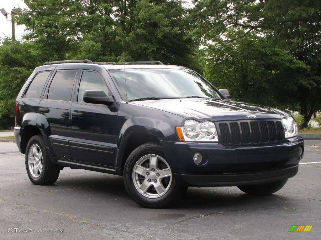 Midnight Blue Pearl Jeep Grand Cherokee