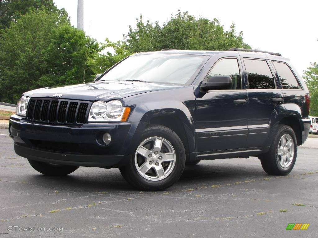 2005 Grand Cherokee Laredo - Midnight Blue Pearl / Medium Slate Gray photo #2