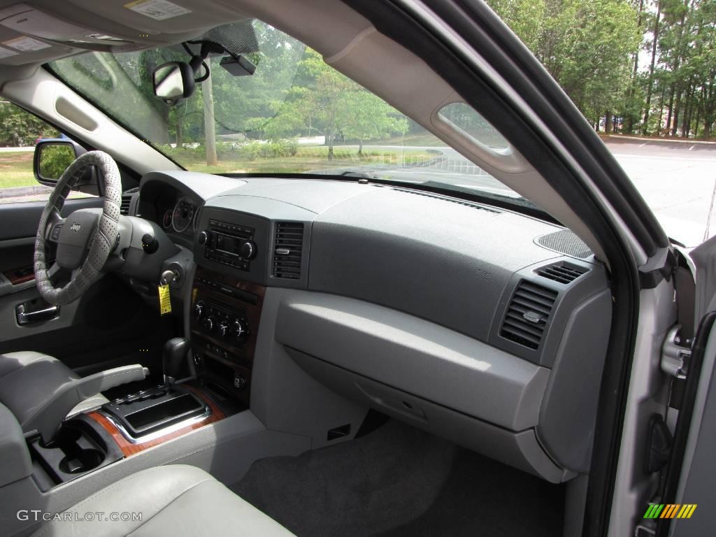 2005 Grand Cherokee Limited - Bright Silver Metallic / Dark Khaki/Light Graystone photo #7