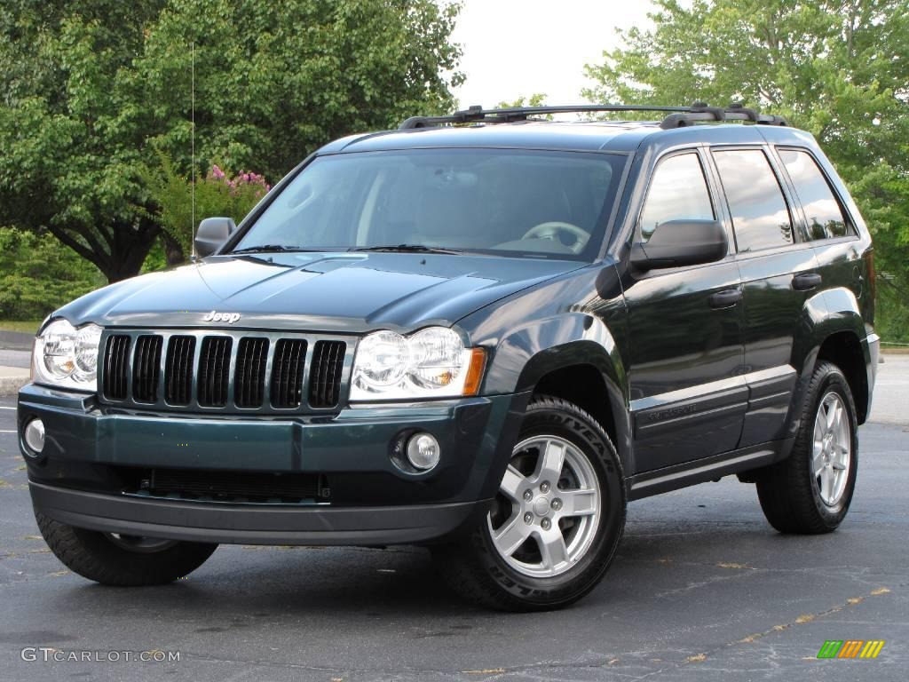 2005 Grand Cherokee Laredo - Deep Beryl Green Pearl / Khaki photo #2