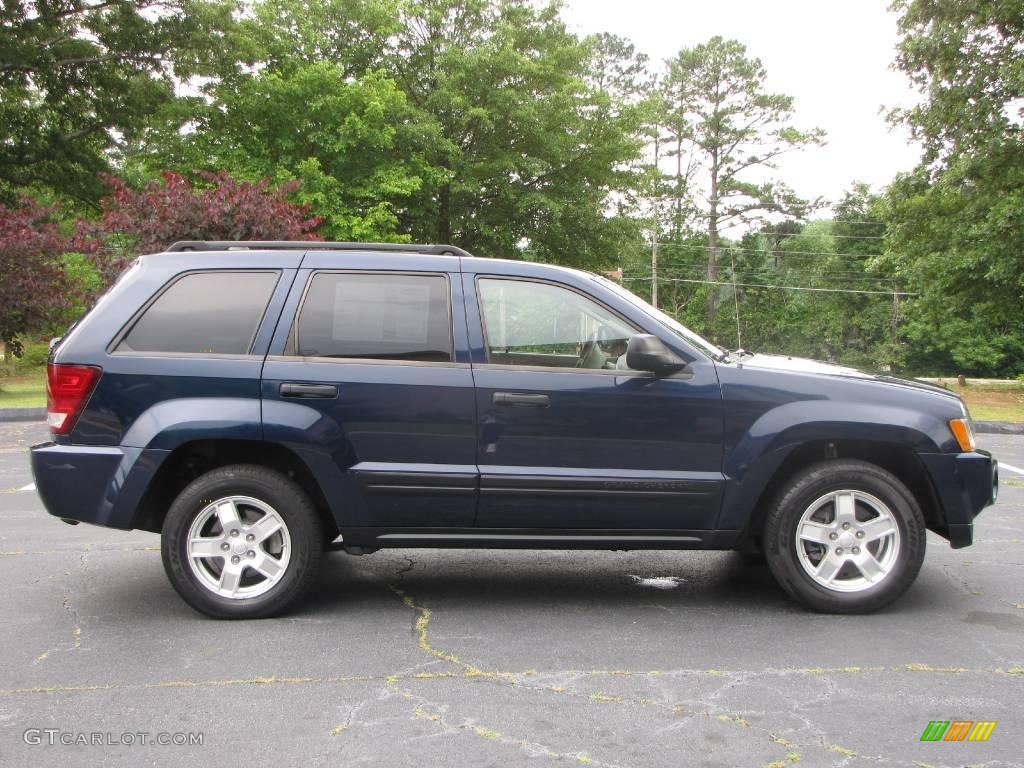 2005 Grand Cherokee Laredo - Midnight Blue Pearl / Medium Slate Gray photo #13