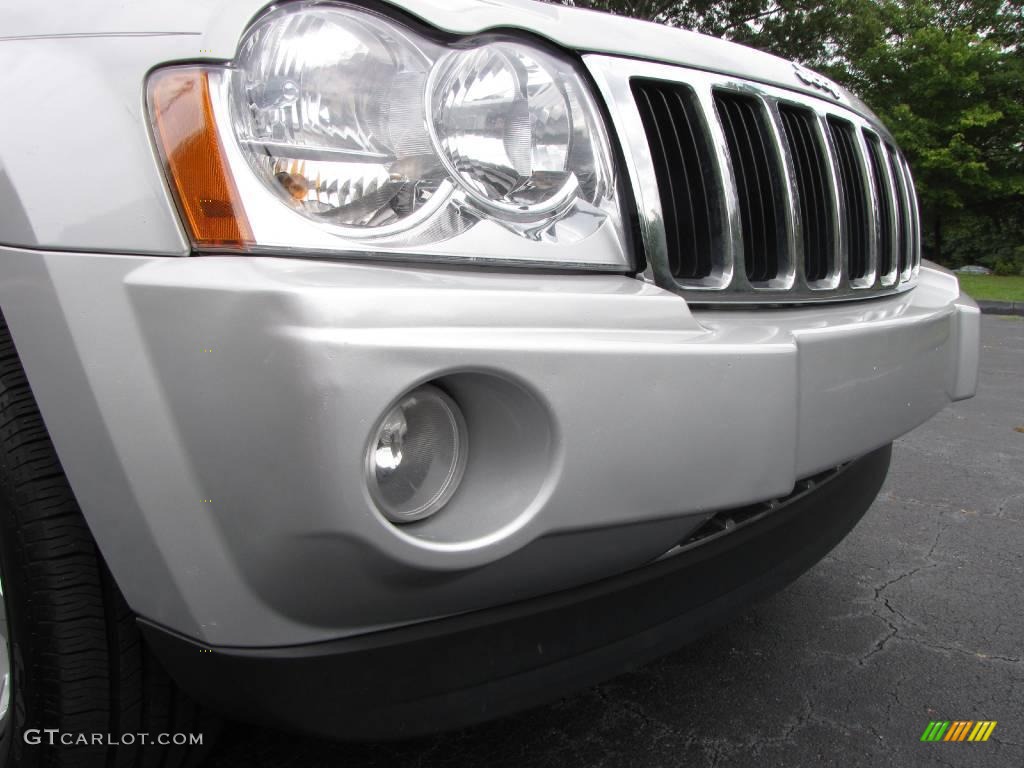 2005 Grand Cherokee Limited - Bright Silver Metallic / Dark Khaki/Light Graystone photo #17