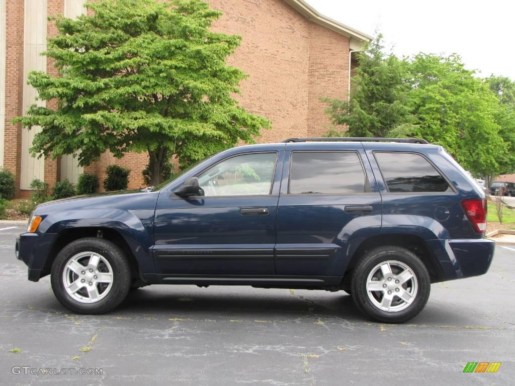 2005 Grand Cherokee Laredo - Midnight Blue Pearl / Medium Slate Gray photo #14