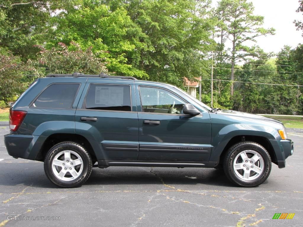 2005 Grand Cherokee Laredo - Deep Beryl Green Pearl / Khaki photo #11