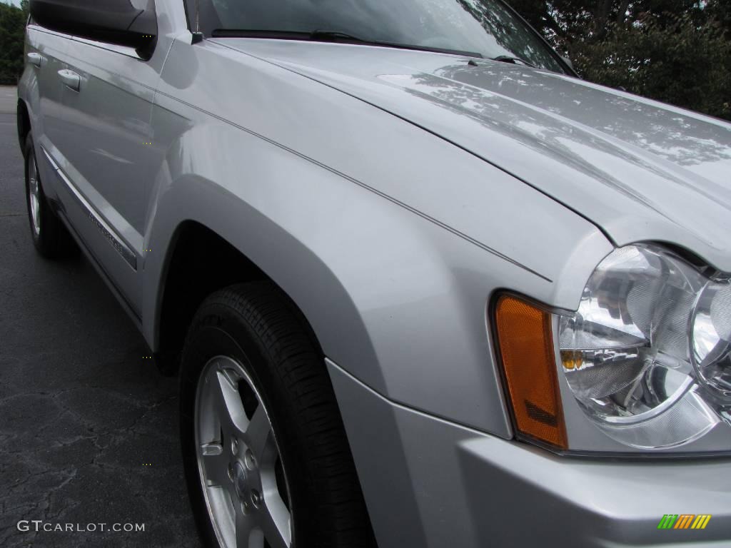 2005 Grand Cherokee Limited - Bright Silver Metallic / Dark Khaki/Light Graystone photo #19