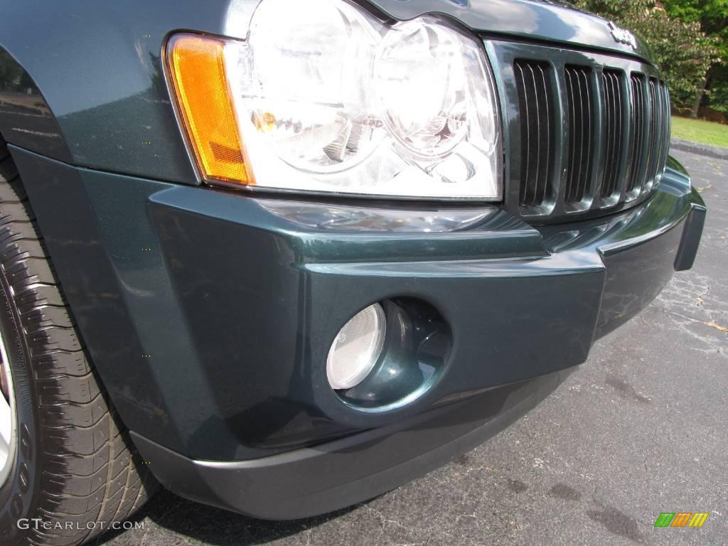 2005 Grand Cherokee Laredo - Deep Beryl Green Pearl / Khaki photo #15