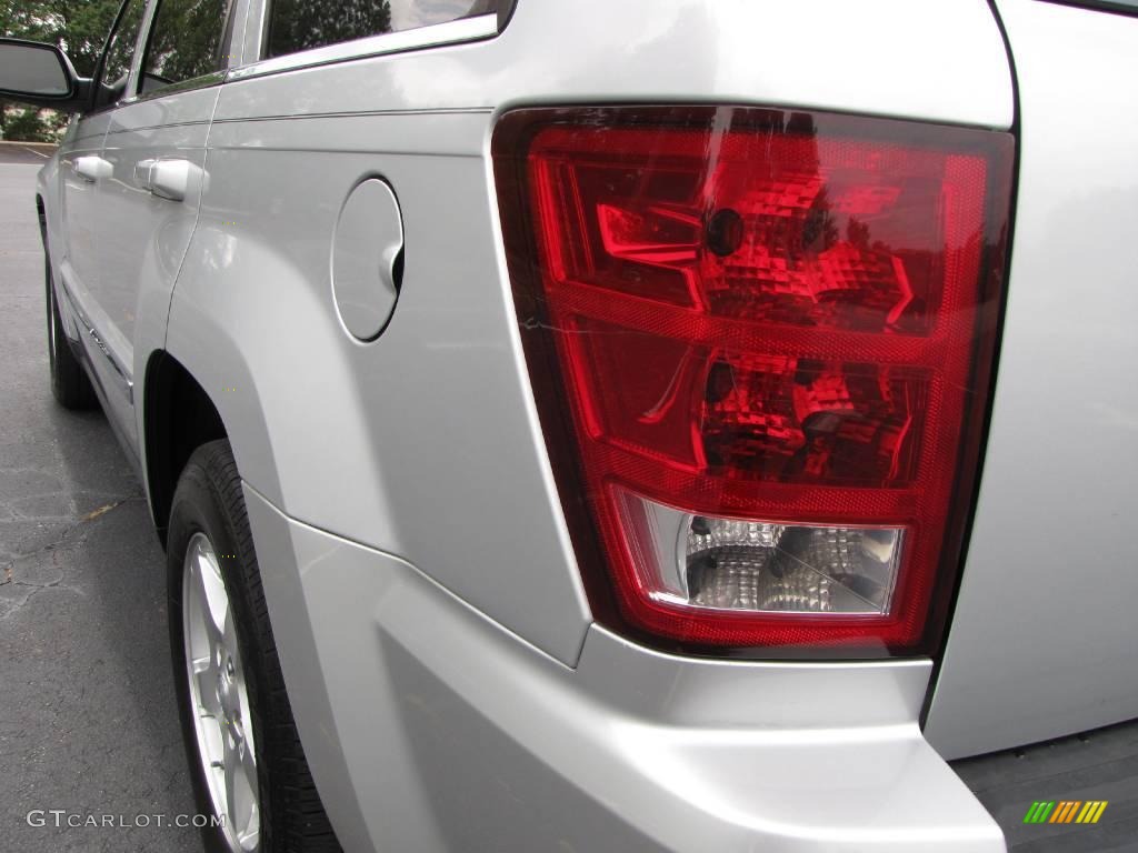 2005 Grand Cherokee Limited - Bright Silver Metallic / Dark Khaki/Light Graystone photo #23