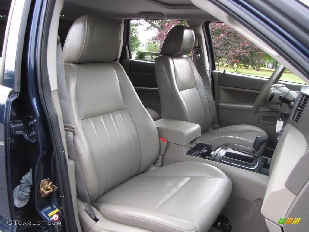 2005 Grand Cherokee Laredo - Midnight Blue Pearl / Medium Slate Gray photo #25