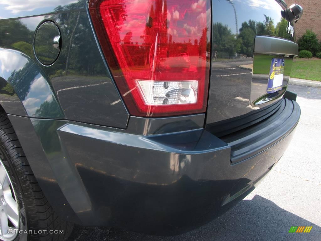2005 Grand Cherokee Laredo - Deep Beryl Green Pearl / Khaki photo #21