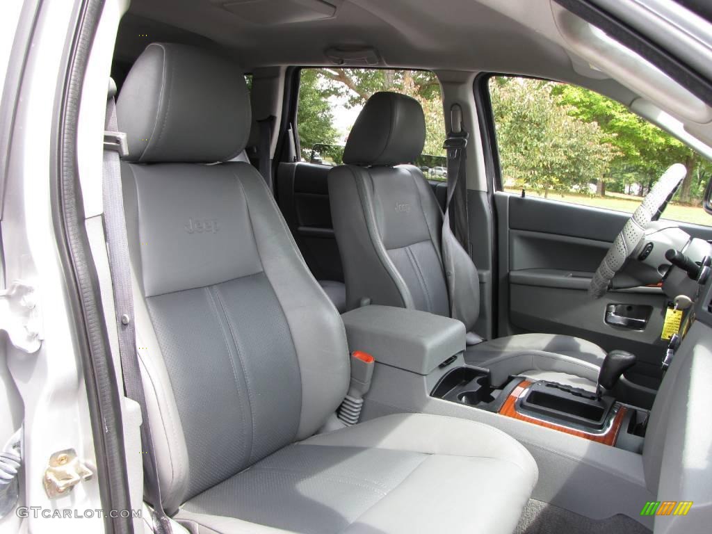 2005 Grand Cherokee Limited - Bright Silver Metallic / Dark Khaki/Light Graystone photo #33