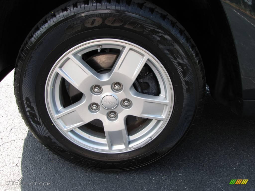 2005 Grand Cherokee Laredo - Deep Beryl Green Pearl / Khaki photo #25