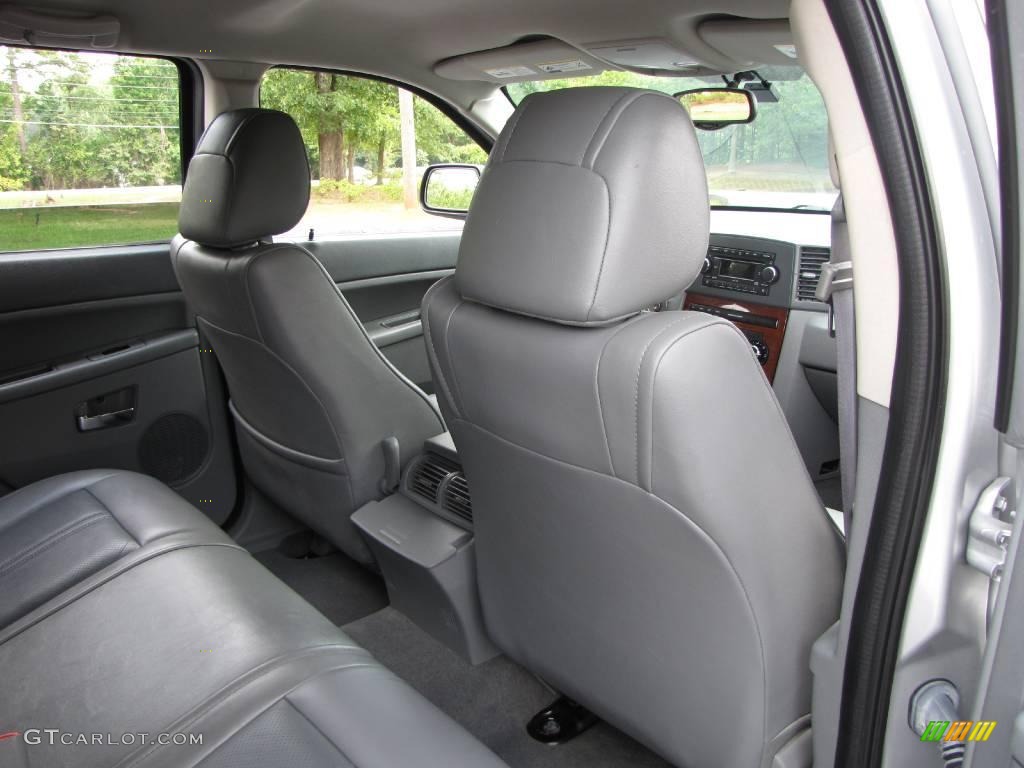 2005 Grand Cherokee Limited - Bright Silver Metallic / Dark Khaki/Light Graystone photo #35