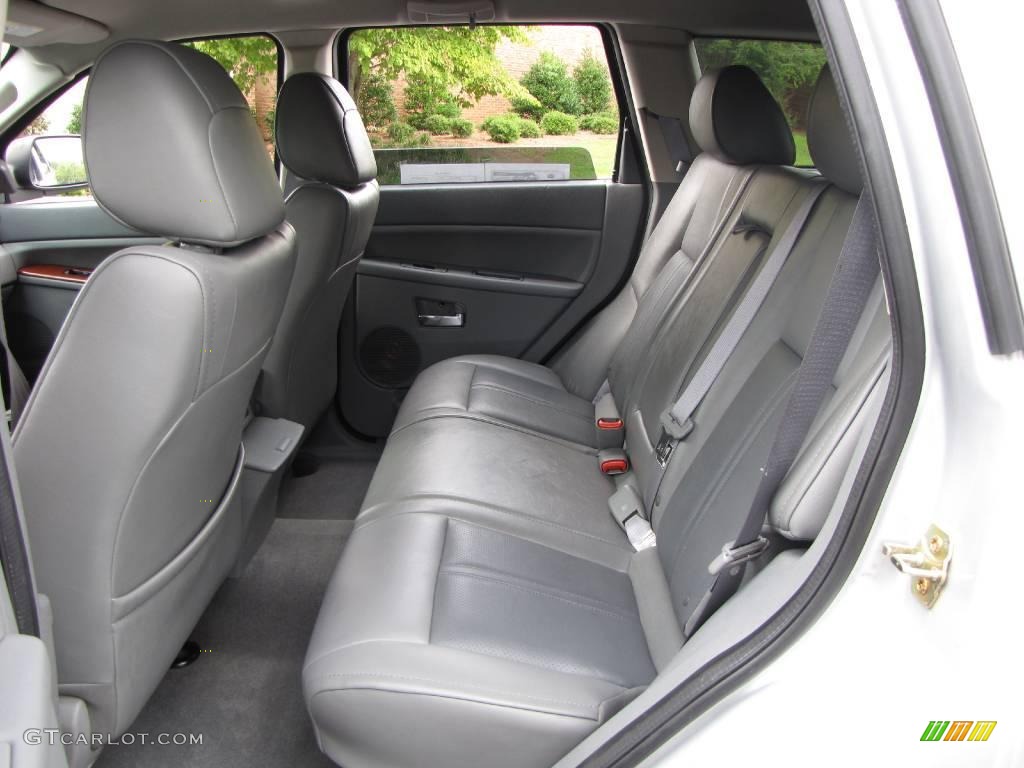 2005 Grand Cherokee Limited - Bright Silver Metallic / Dark Khaki/Light Graystone photo #38
