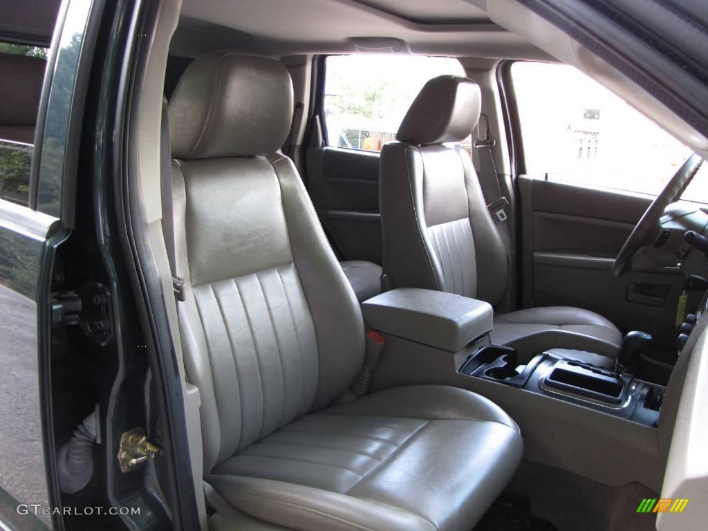 2005 Grand Cherokee Laredo - Deep Beryl Green Pearl / Khaki photo #29