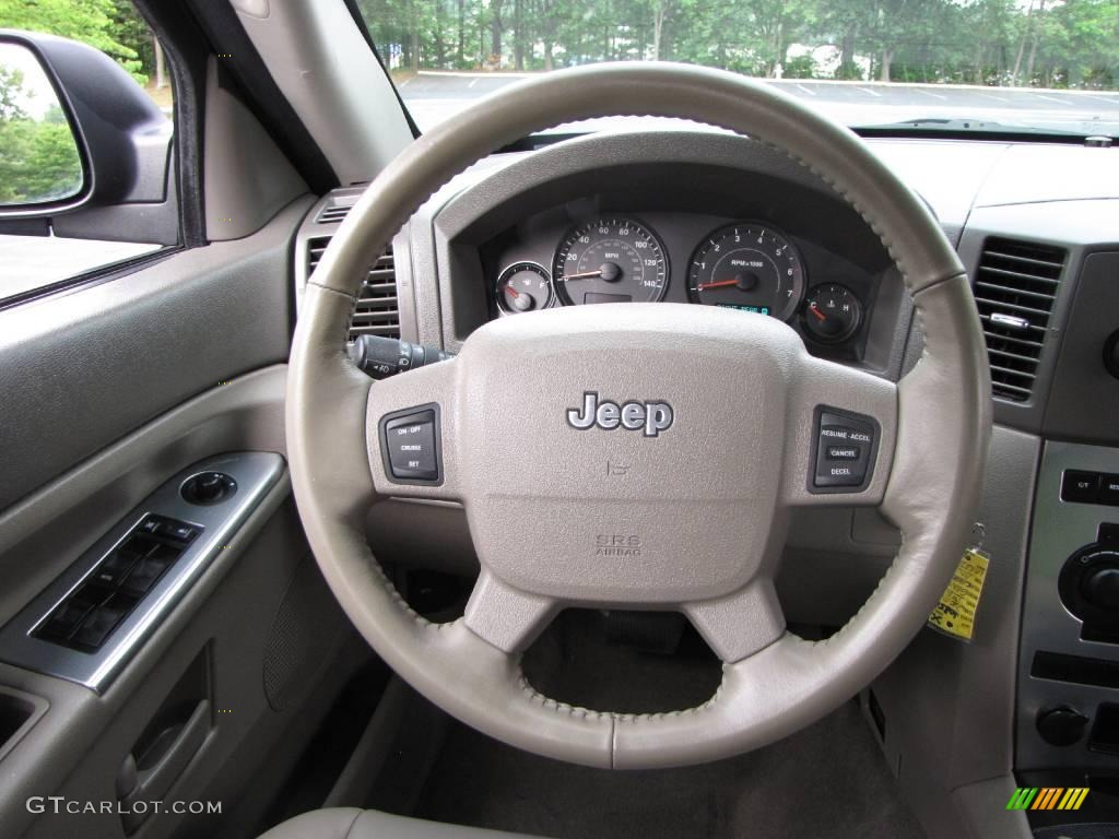 2005 Grand Cherokee Laredo - Midnight Blue Pearl / Medium Slate Gray photo #39