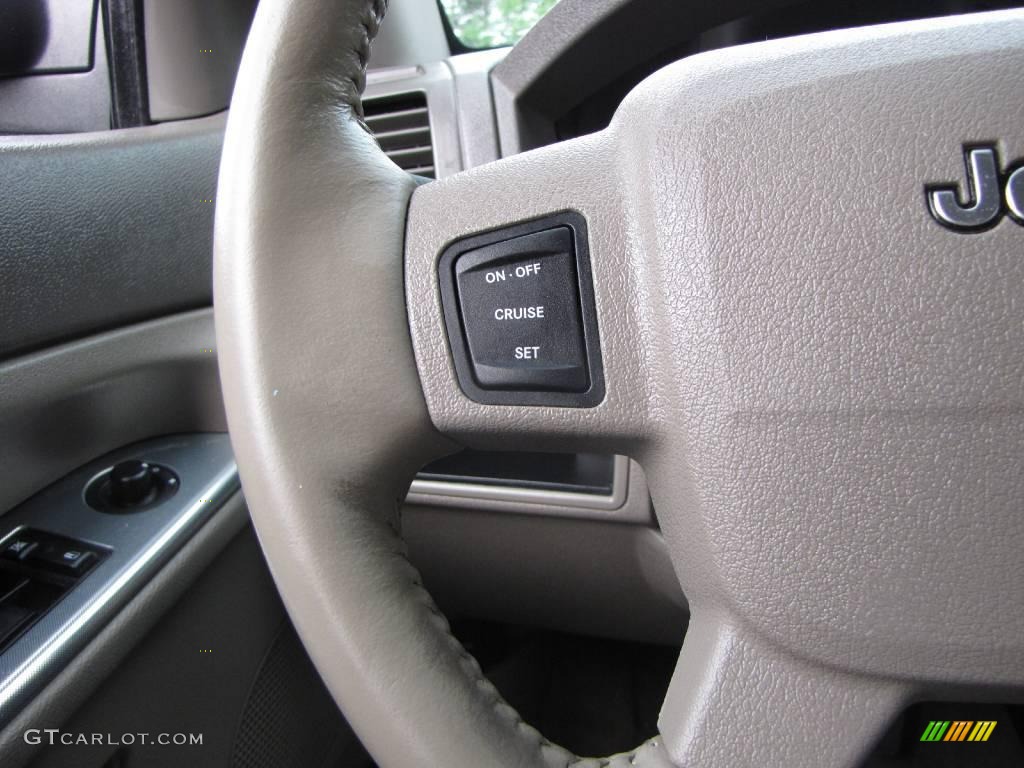 2005 Grand Cherokee Laredo - Midnight Blue Pearl / Medium Slate Gray photo #41