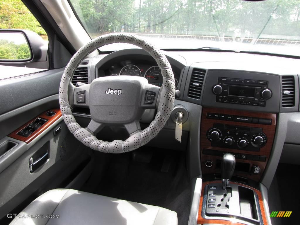 2005 Grand Cherokee Limited - Bright Silver Metallic / Dark Khaki/Light Graystone photo #45
