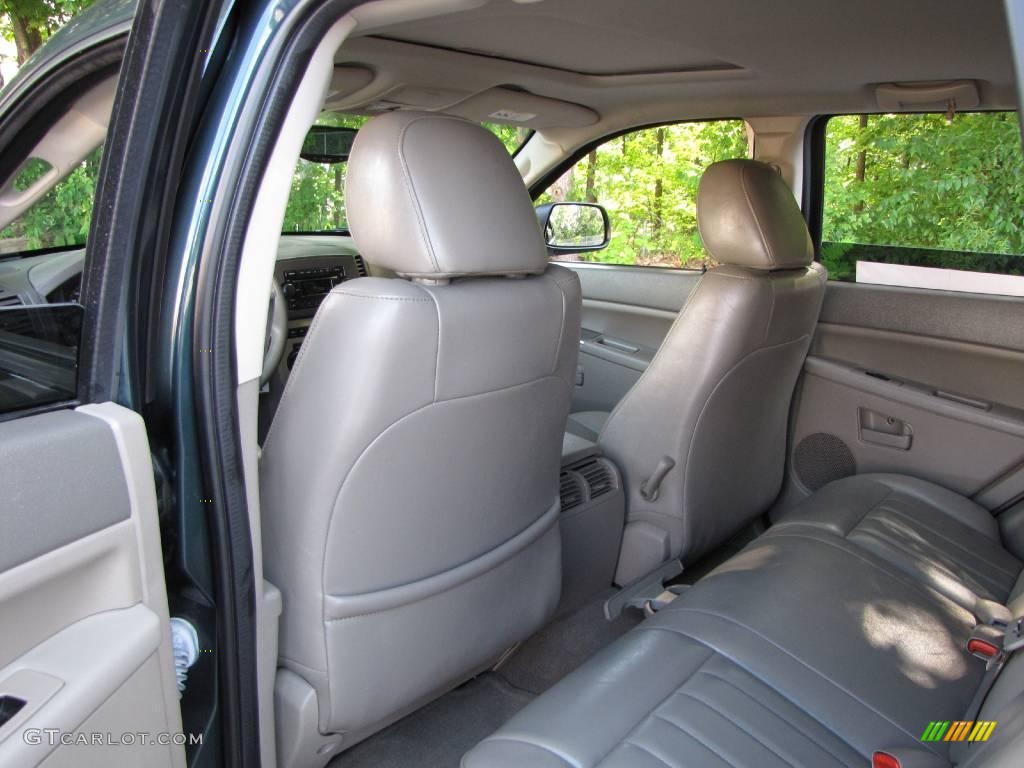 2005 Grand Cherokee Laredo - Deep Beryl Green Pearl / Khaki photo #36