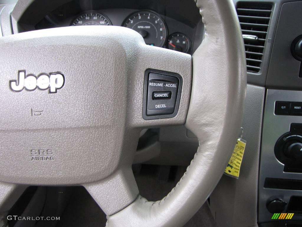 2005 Grand Cherokee Laredo - Midnight Blue Pearl / Medium Slate Gray photo #42