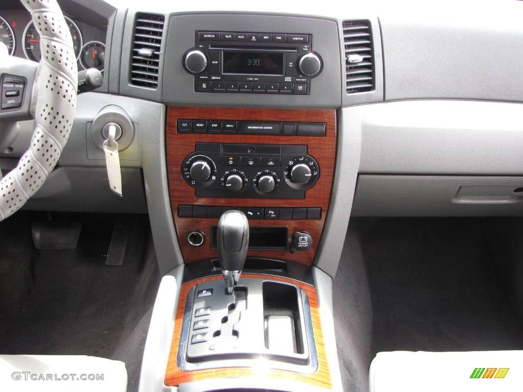 2005 Grand Cherokee Limited - Bright Silver Metallic / Dark Khaki/Light Graystone photo #48
