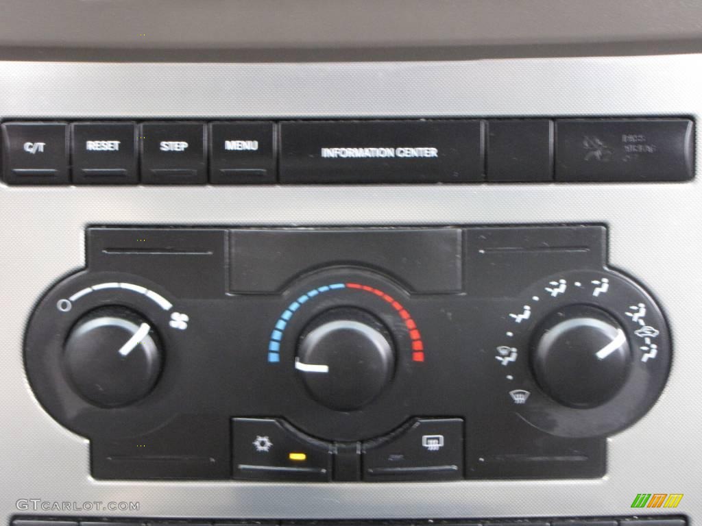 2005 Grand Cherokee Laredo - Midnight Blue Pearl / Medium Slate Gray photo #44