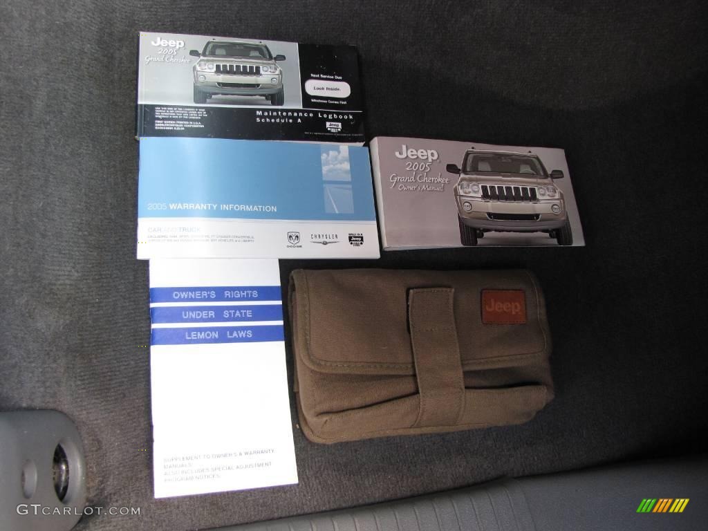 2005 Grand Cherokee Limited - Bright Silver Metallic / Dark Khaki/Light Graystone photo #55