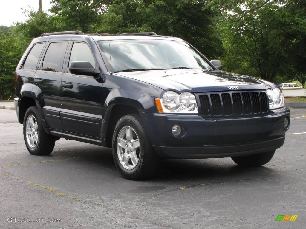 2005 Grand Cherokee Laredo - Midnight Blue Pearl / Medium Slate Gray photo #52