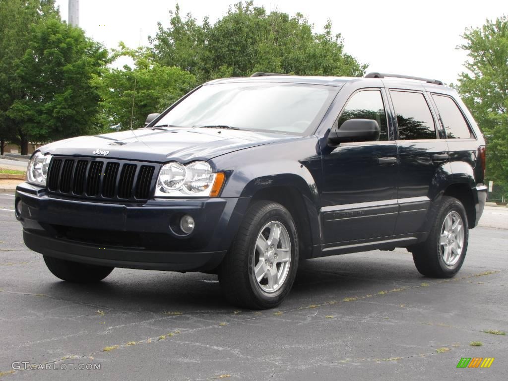 2005 Grand Cherokee Laredo - Midnight Blue Pearl / Medium Slate Gray photo #53
