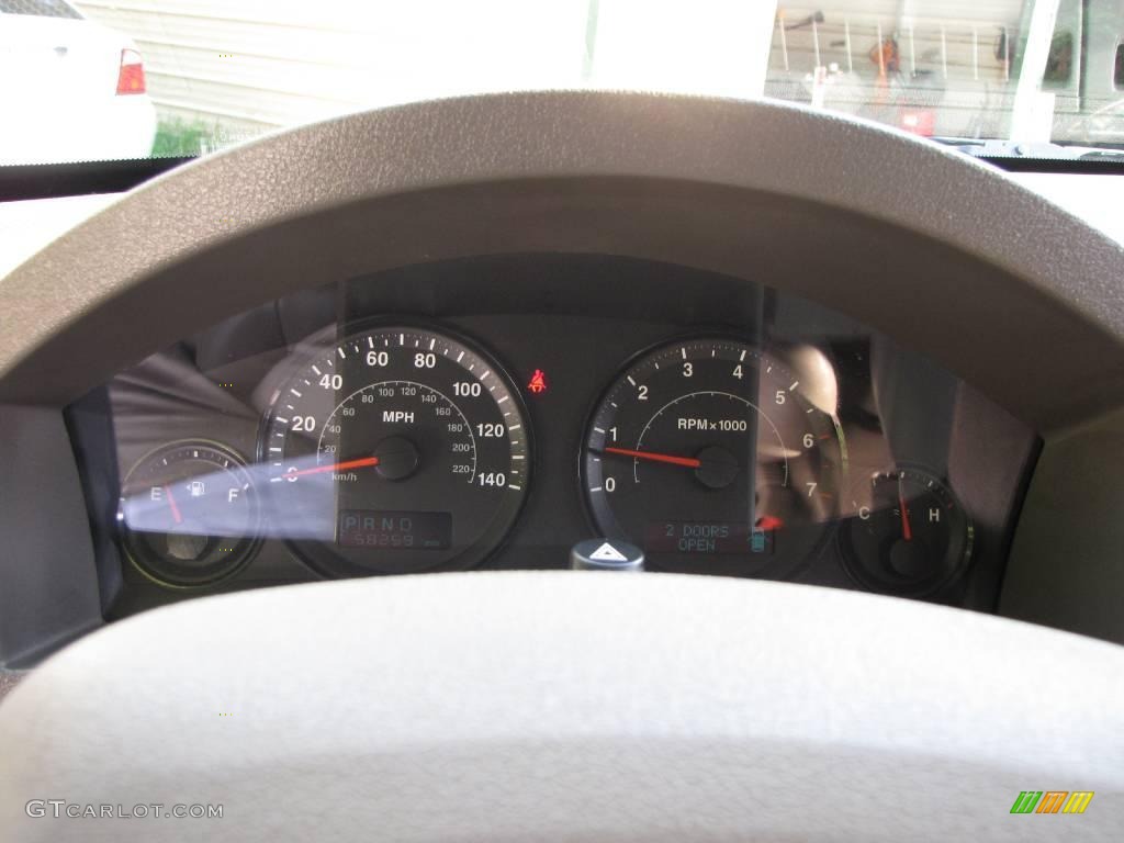 2005 Grand Cherokee Laredo - Deep Beryl Green Pearl / Khaki photo #55