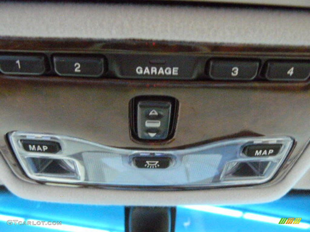 2001 XJ Vanden Plas - Carnival Red Metallic / Ivory photo #15