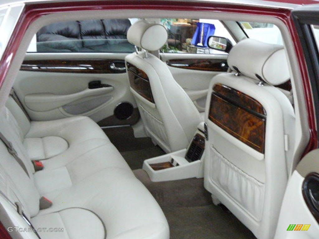 2001 XJ Vanden Plas - Carnival Red Metallic / Ivory photo #17