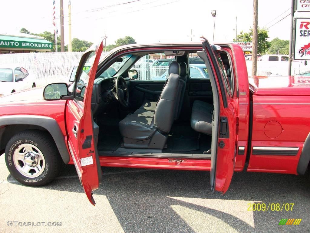 2001 Silverado 1500 LS Extended Cab - Victory Red / Graphite photo #7