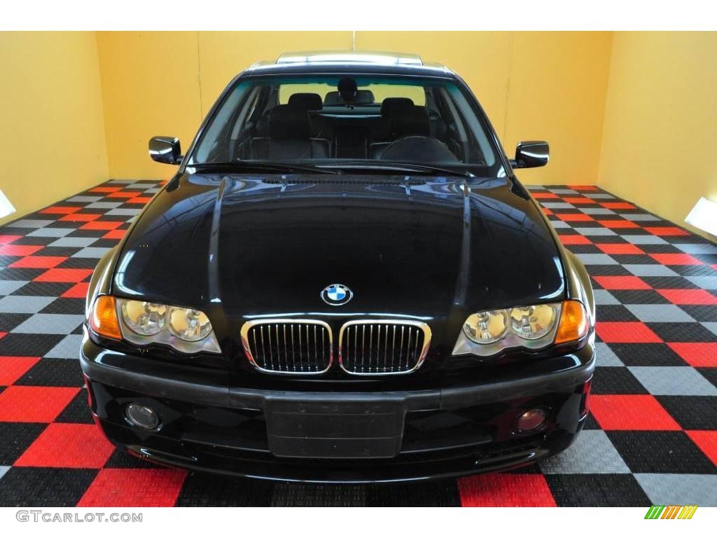 2001 3 Series 330xi Sedan - Jet Black / Black photo #2