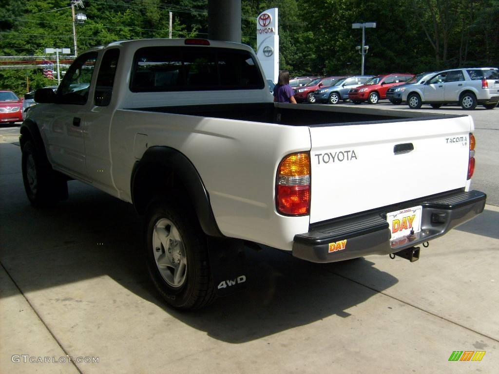 2002 Tacoma V6 Xtracab 4x4 - Super White / Oak photo #5