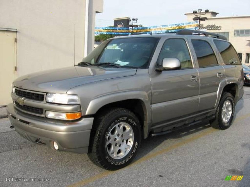 2002 Tahoe Z71 4x4 - Light Pewter Metallic / Medium Gray/Neutral photo #2