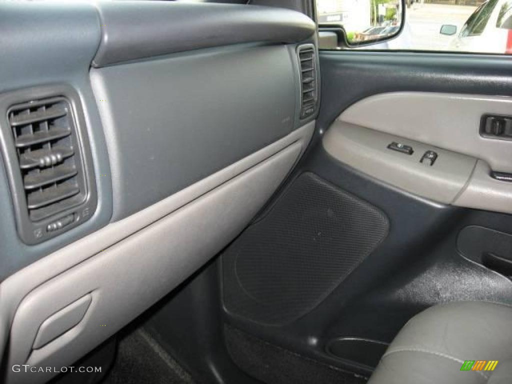 2002 Tahoe Z71 4x4 - Light Pewter Metallic / Medium Gray/Neutral photo #22