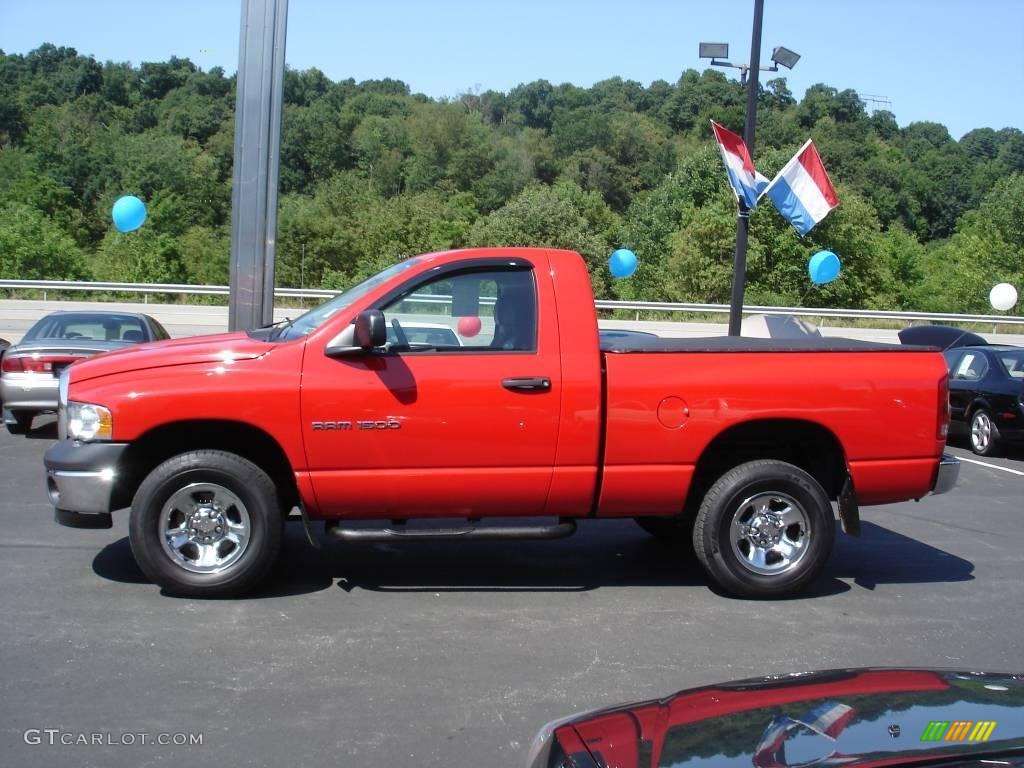 2004 Ram 1500 ST Regular Cab 4x4 - Flame Red / Dark Slate Gray photo #5